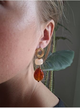 Boucles d'oreilles Mila, crème/caramel.