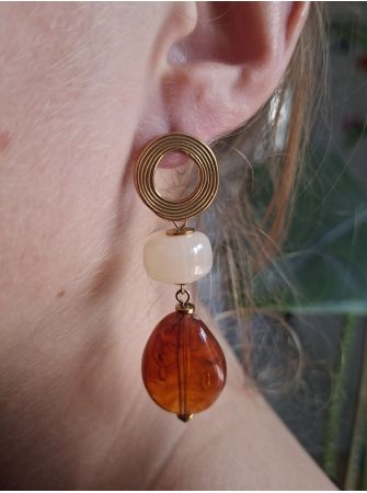Boucles d'oreilles Mila, crème/caramel.